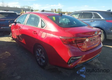 2021 Kia Forte Lxs из США, поврежденный, VIN 3KPF24AD8ME360076